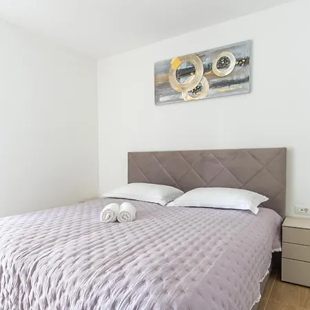 Ledeno Luxury Apartment