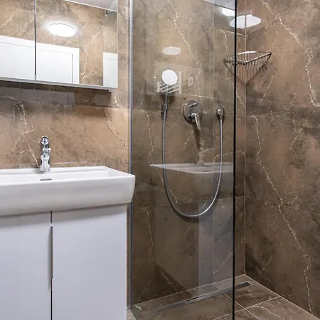 Ledeno Luxury شقة *